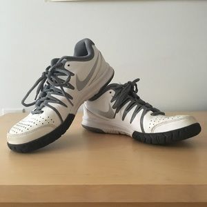 Nike Vapor Court Tennis Shoes